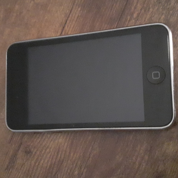 Ipod touch 4 generation  8G - Picture 2 of 2